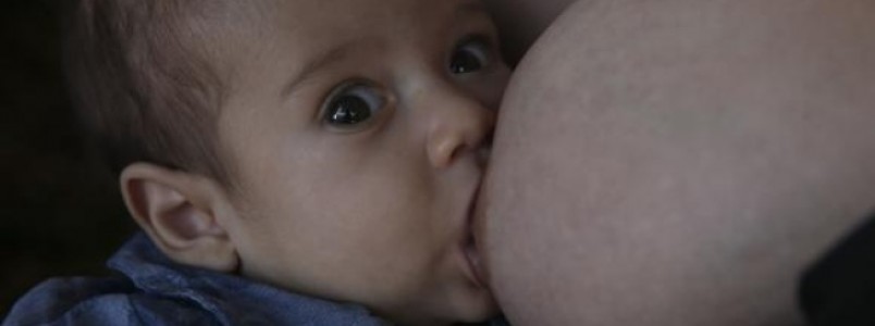 Mães com doenças infecciosas podem manter amamentação durante tratamento